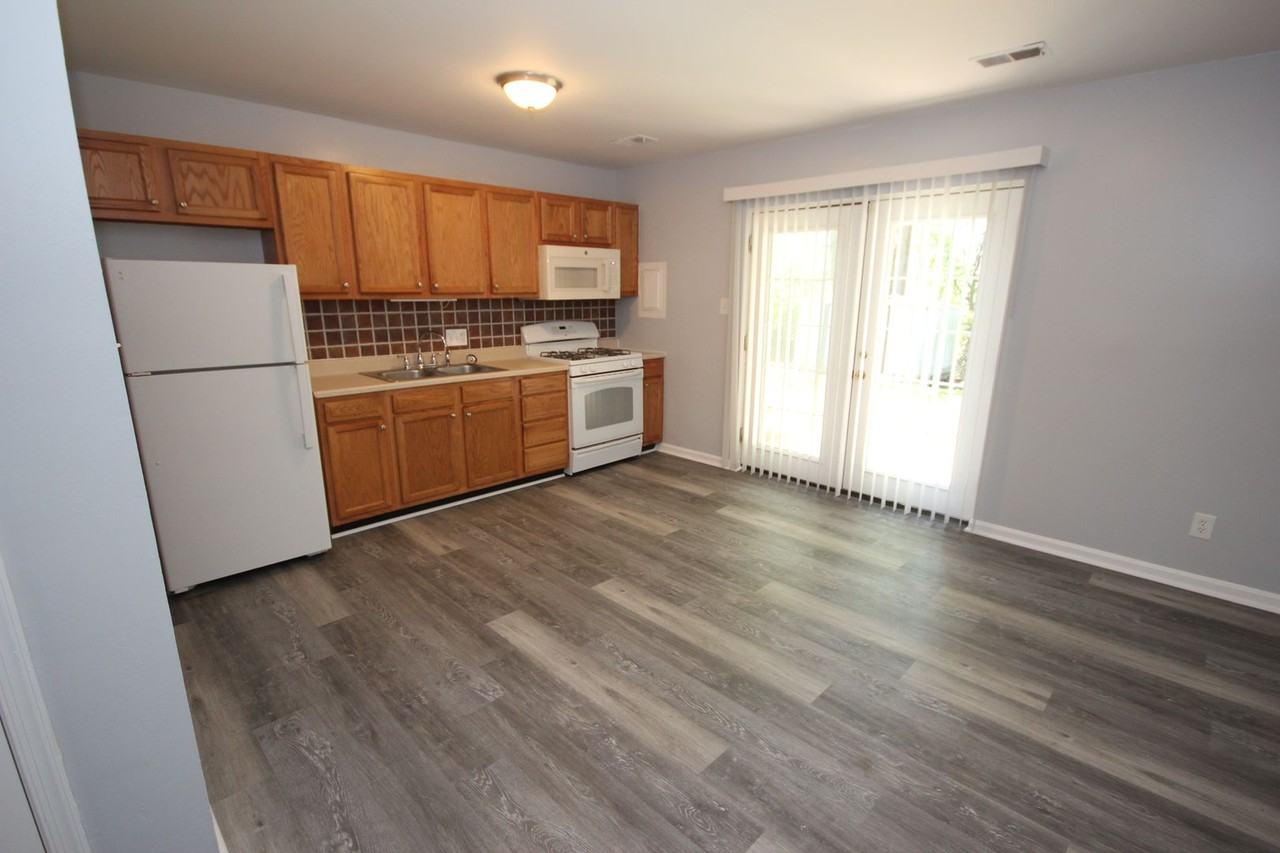 686 Holly Circle - Photo 6 of 37