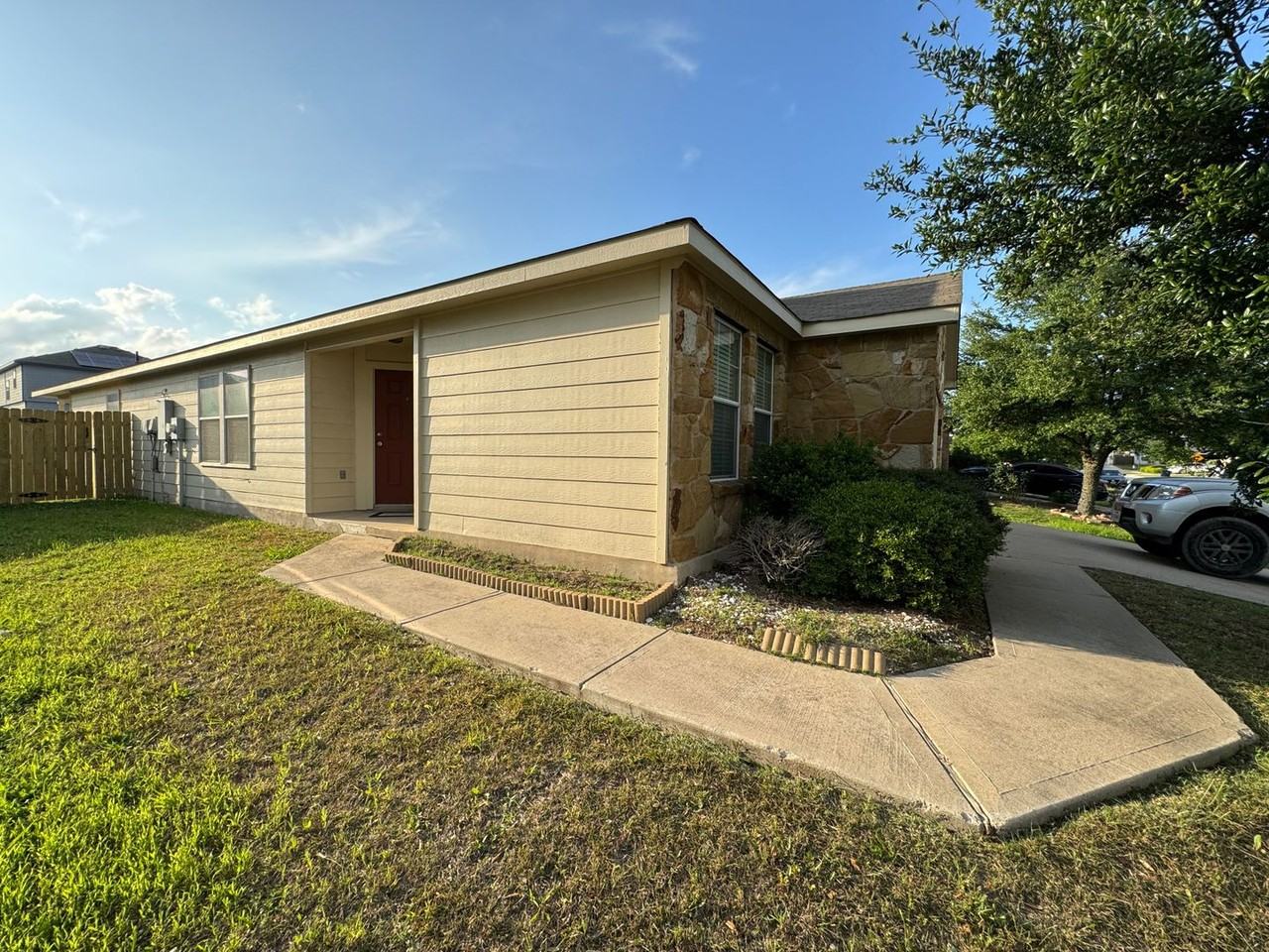 5704 Capricorn Loop - Photo 2 of 35