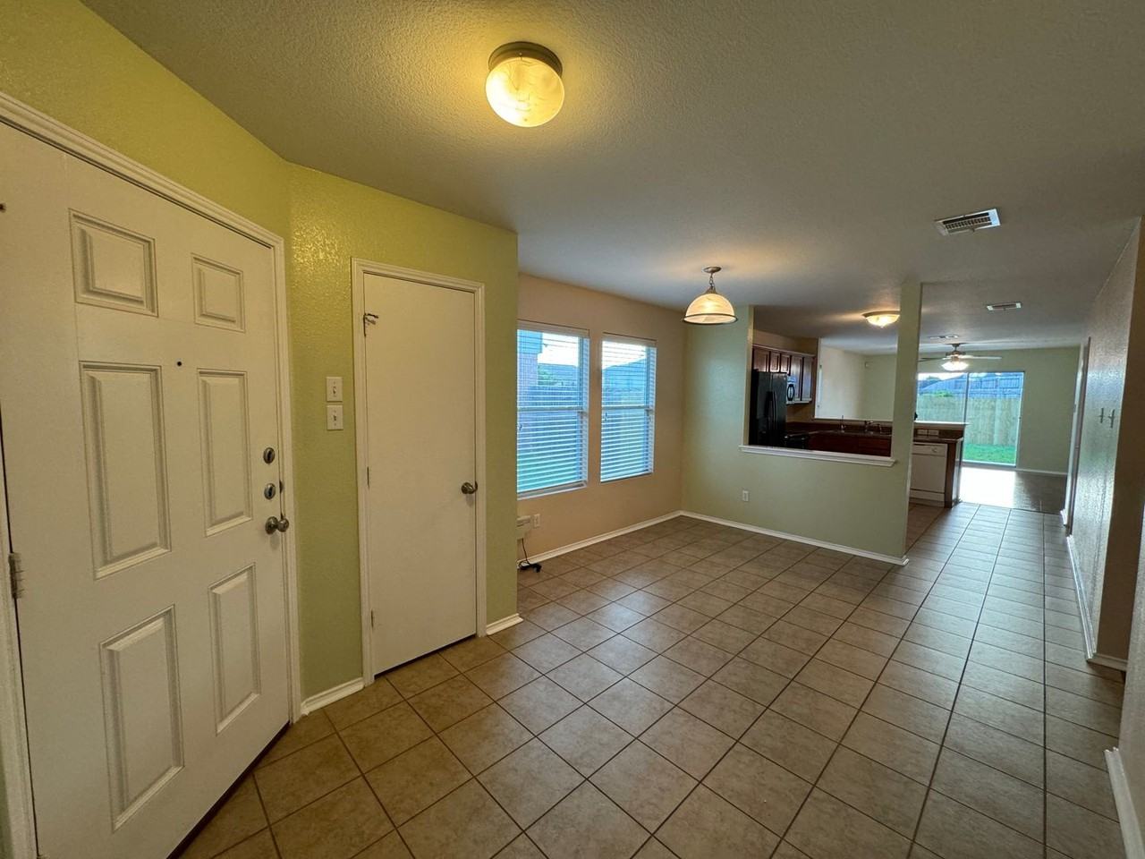 5704 Capricorn Loop - Photo 4 of 35