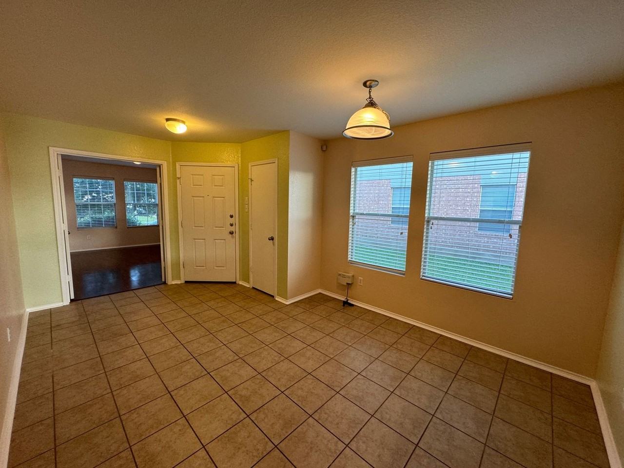 5704 Capricorn Loop - Photo 7 of 35