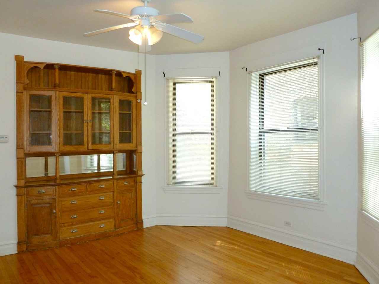 725 S Loomis - Photo 2 of 20