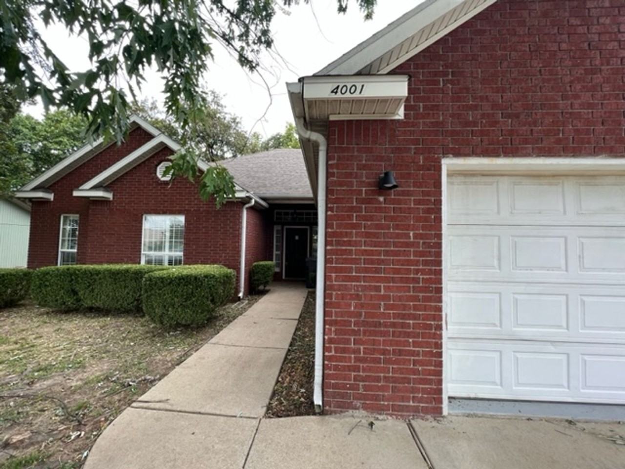 4001 W Olive St - Photo 3 of 29