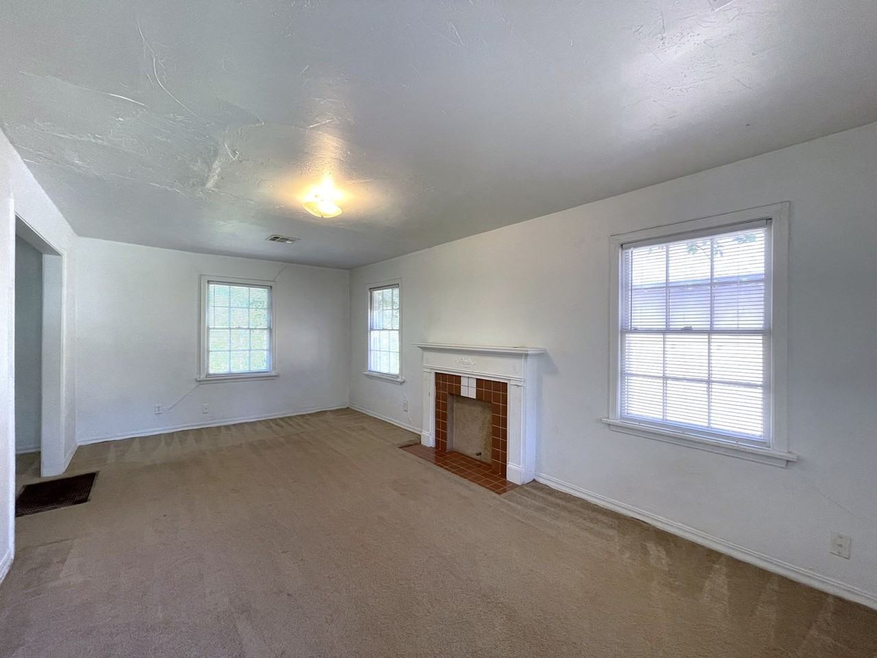 1705 Northwest 40th Street - Photo 2 of 15