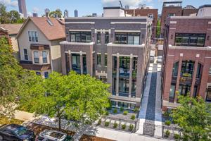 featured image of 3347 N Kenmore Ave