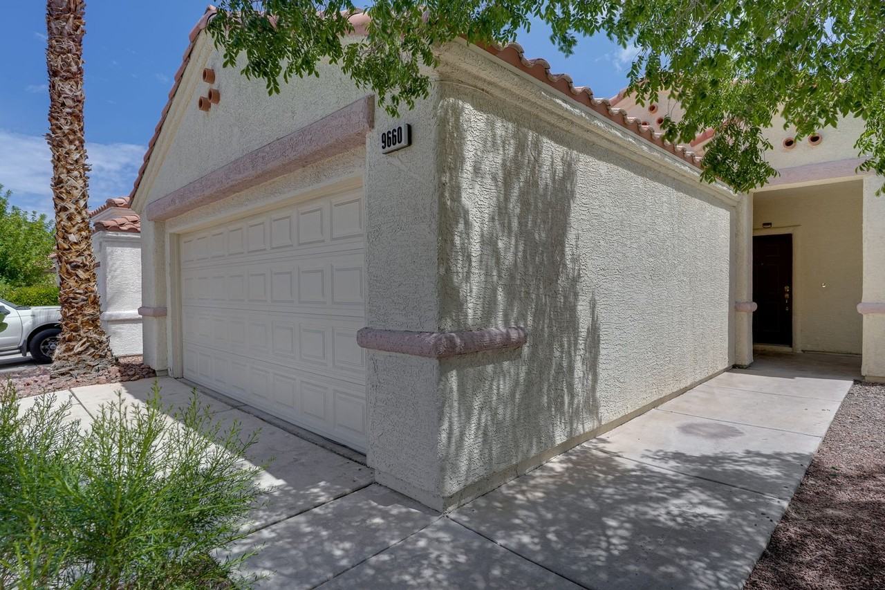 9660 Crystal Ridge Rd - Photo 4 of 29