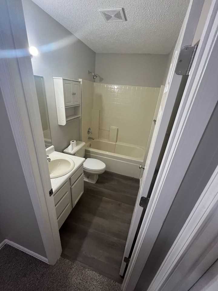 3331 N Detroit Ave - Photo 2 of 7