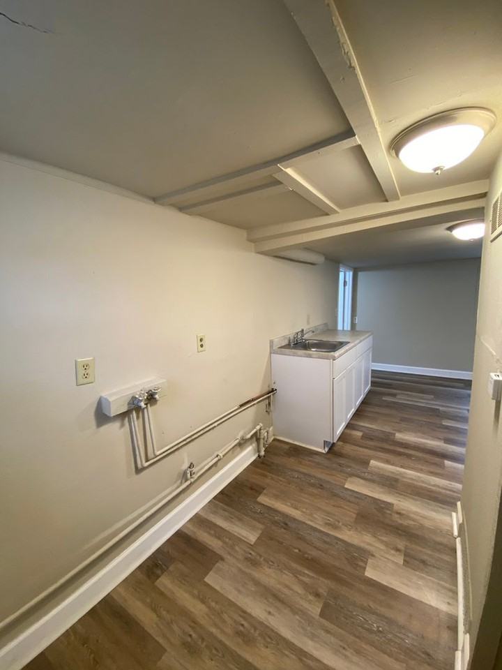 2938 E Euclid Ave - Photo 3 of 19