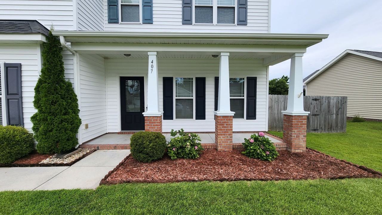 407 Patriots Point Ln - Photo 2 of 45