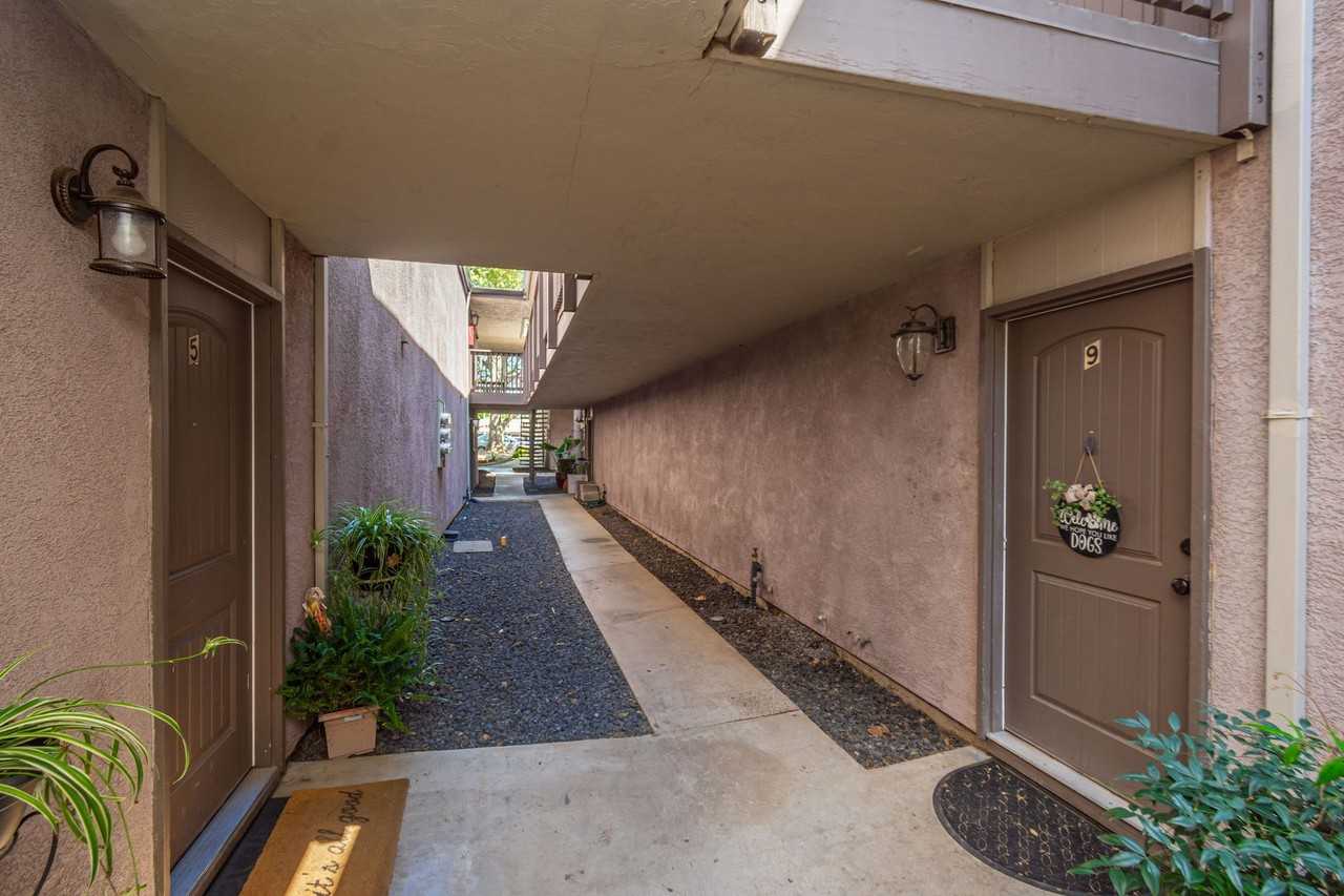 Carmichael Woods Apartments - Photo 7 of 10