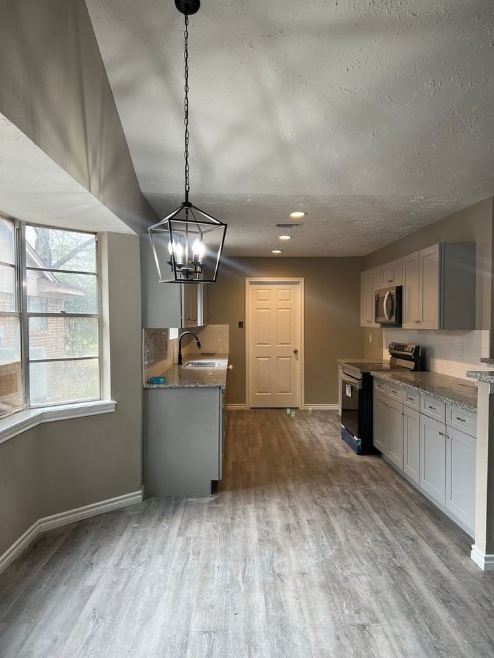 2410 Rolling Glen Dr - Photo 4 of 22