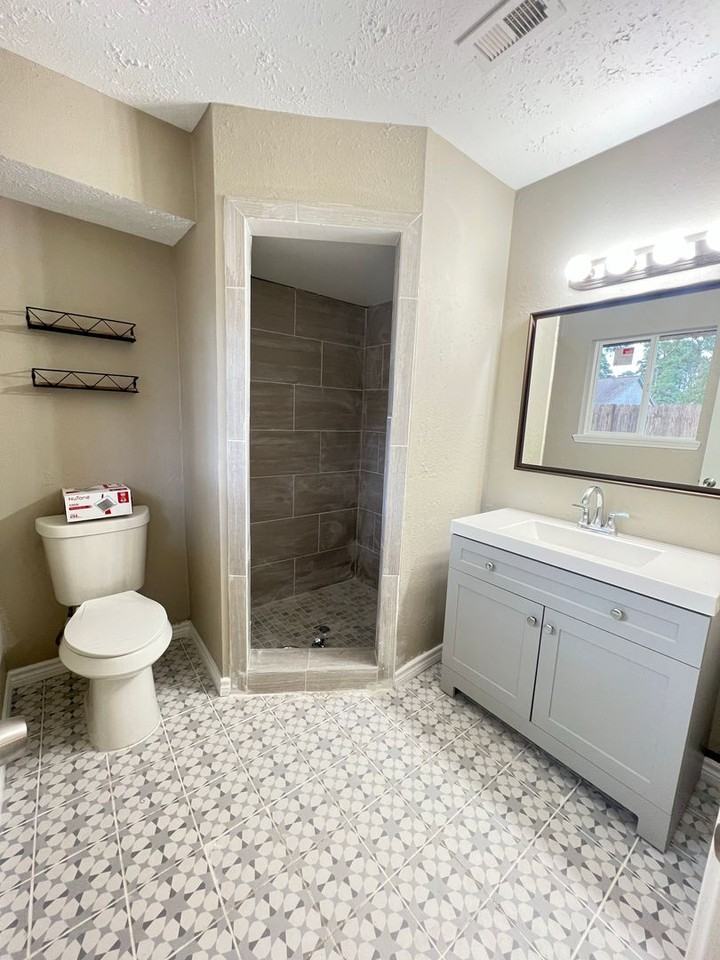2410 Rolling Glen Dr - Photo 5 of 22