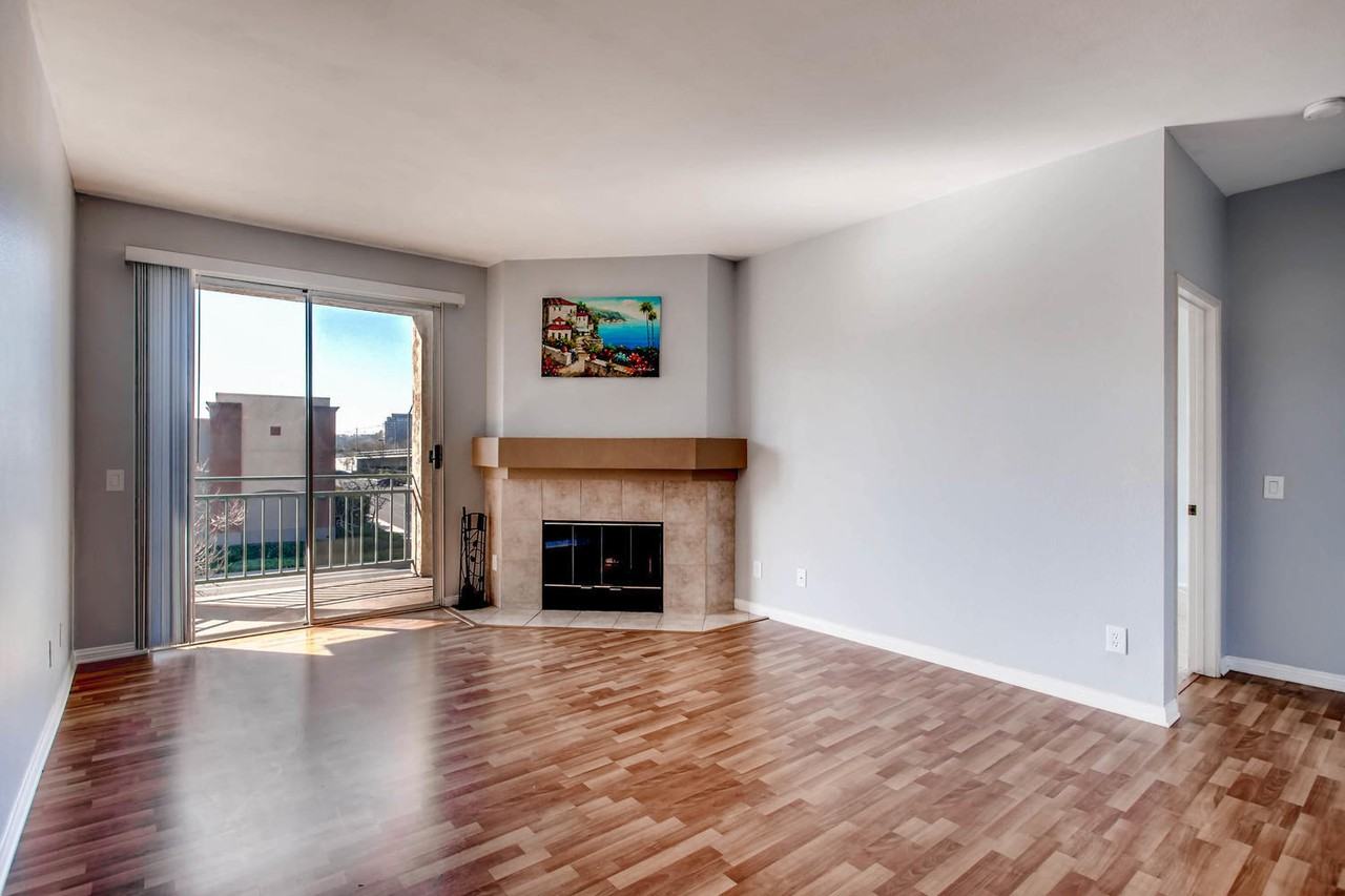 1950 Camino De La Reina #210