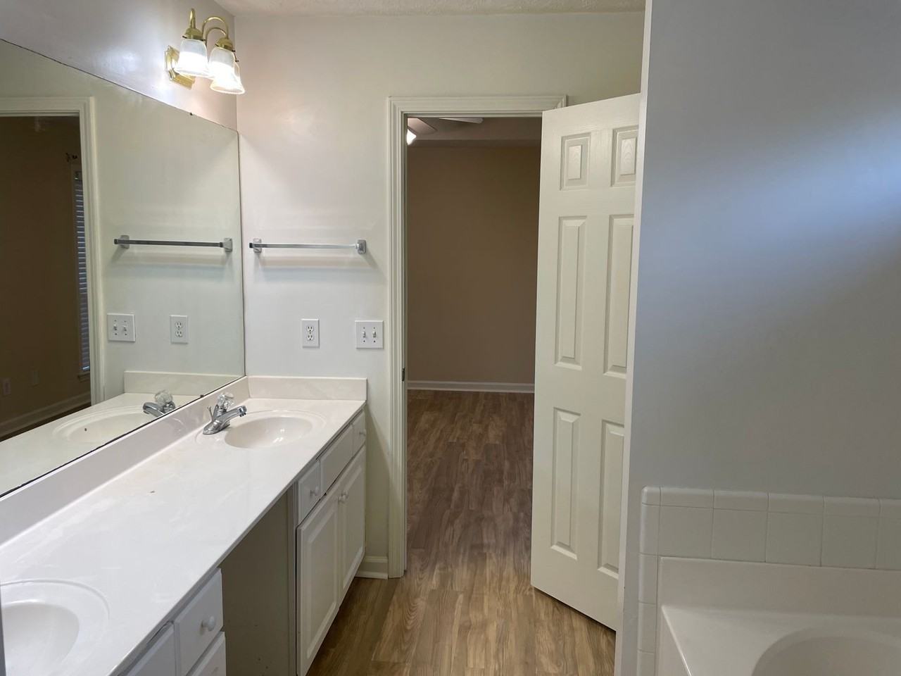 618 Ridge Park Dr - Photo 5 of 35