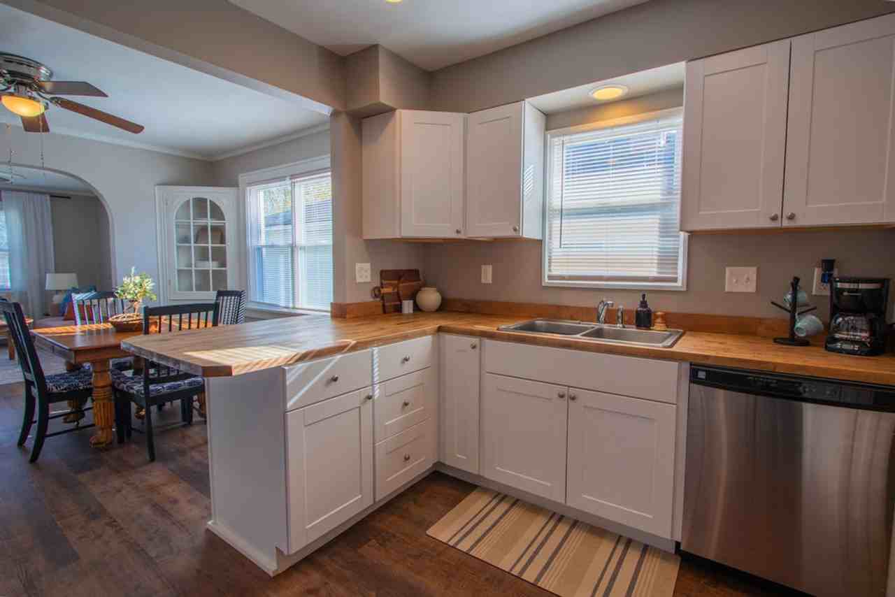 1670 Roselawn Rd - Photo 2 of 18