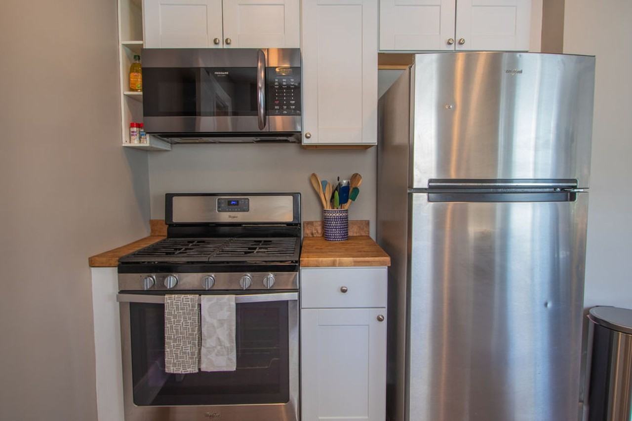 1670 Roselawn Rd - Photo 3 of 18