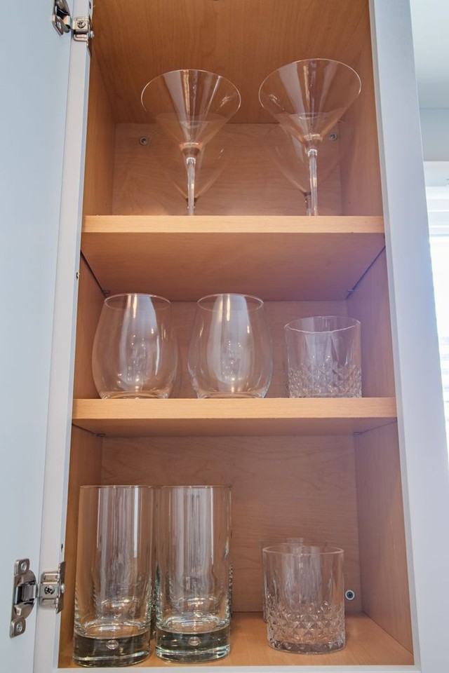 1670 Roselawn Rd - Photo 4 of 18