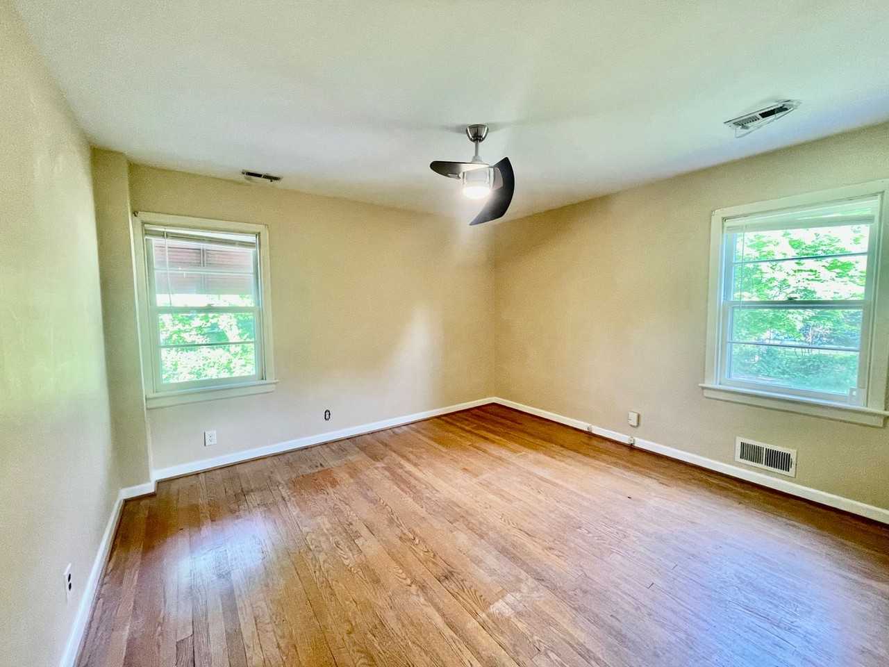 2306 Larkwood Rd - Photo 5 of 13
