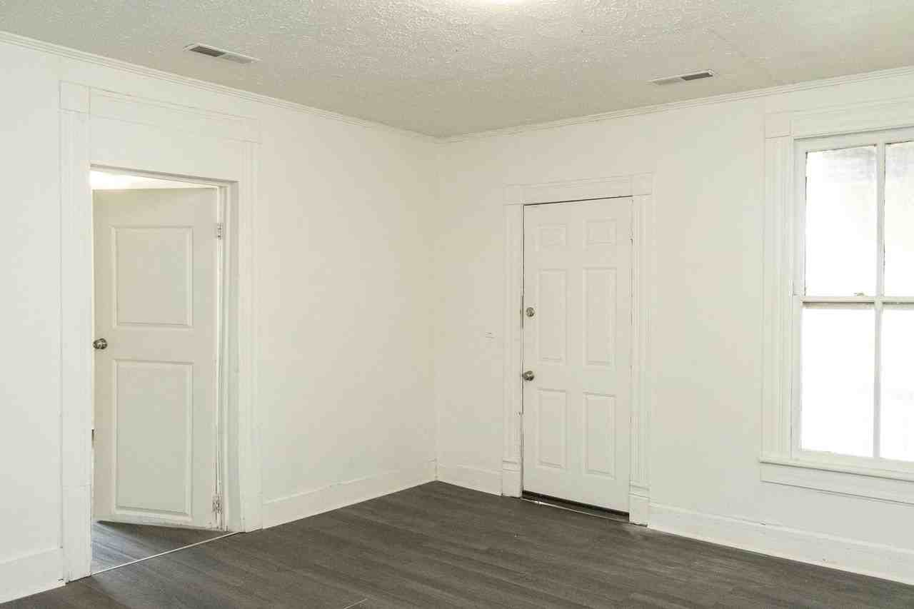 4902 13th Ave - Photo 2 of 20