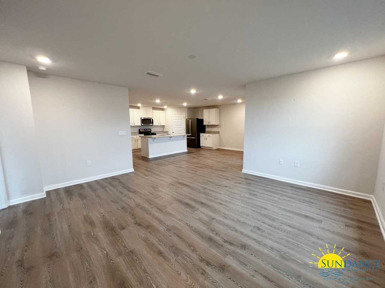 4654 Honor Guard Way - Photo 3 of 30