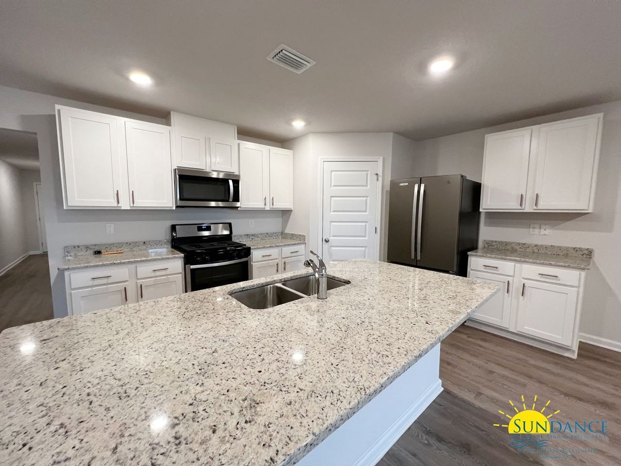 4654 Honor Guard Way - Photo 4 of 30