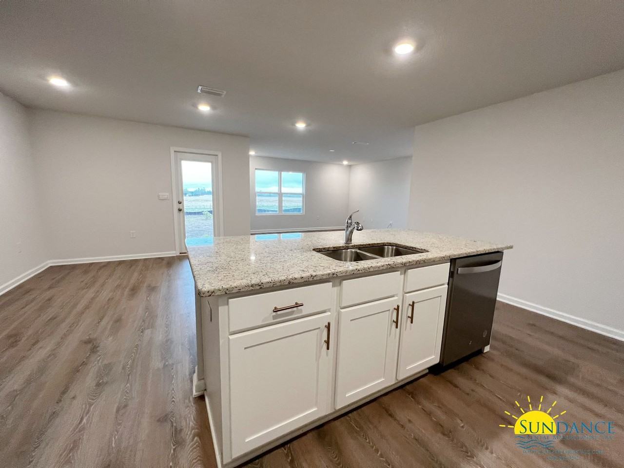 4654 Honor Guard Way - Photo 5 of 30