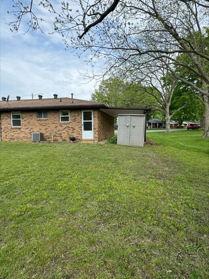 18 Kingman Ct - Photo 2 of 9