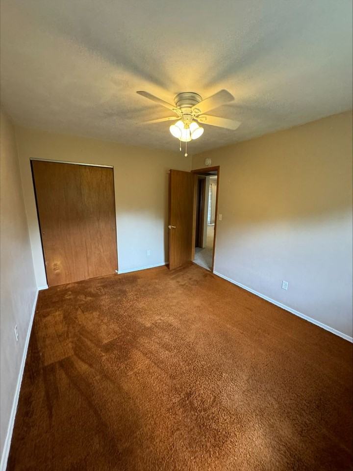 18 Kingman Ct - Photo 3 of 9