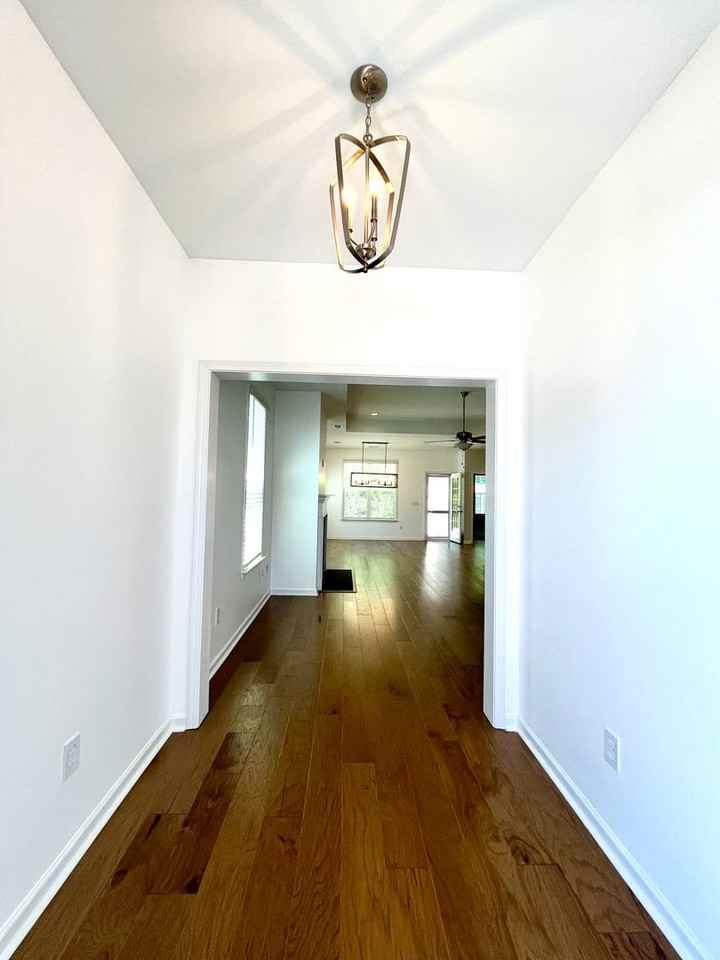 309 Starling Ave - Photo 3 of 48