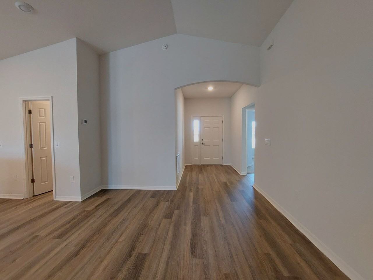 1234 Cascade Dr - Photo 4 of 40