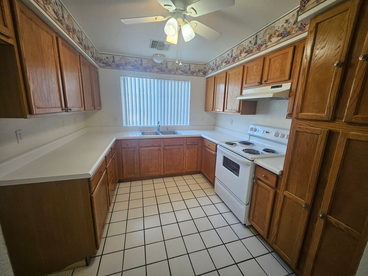 902 Riverfront Dr - Photo 5 of 12