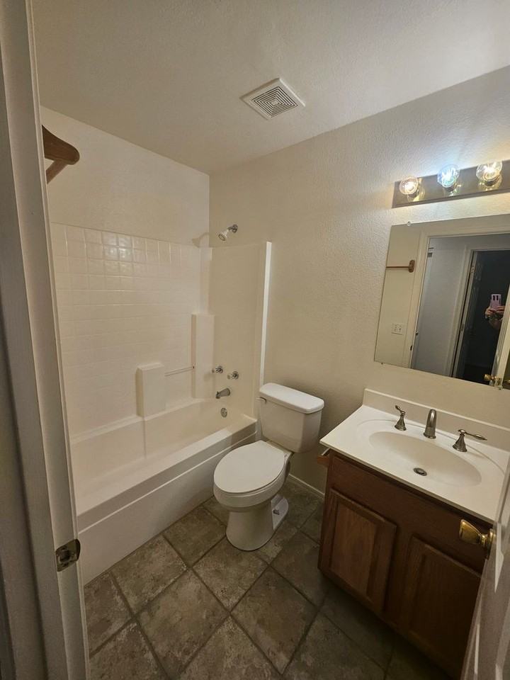902 Riverfront Dr - Photo 7 of 12