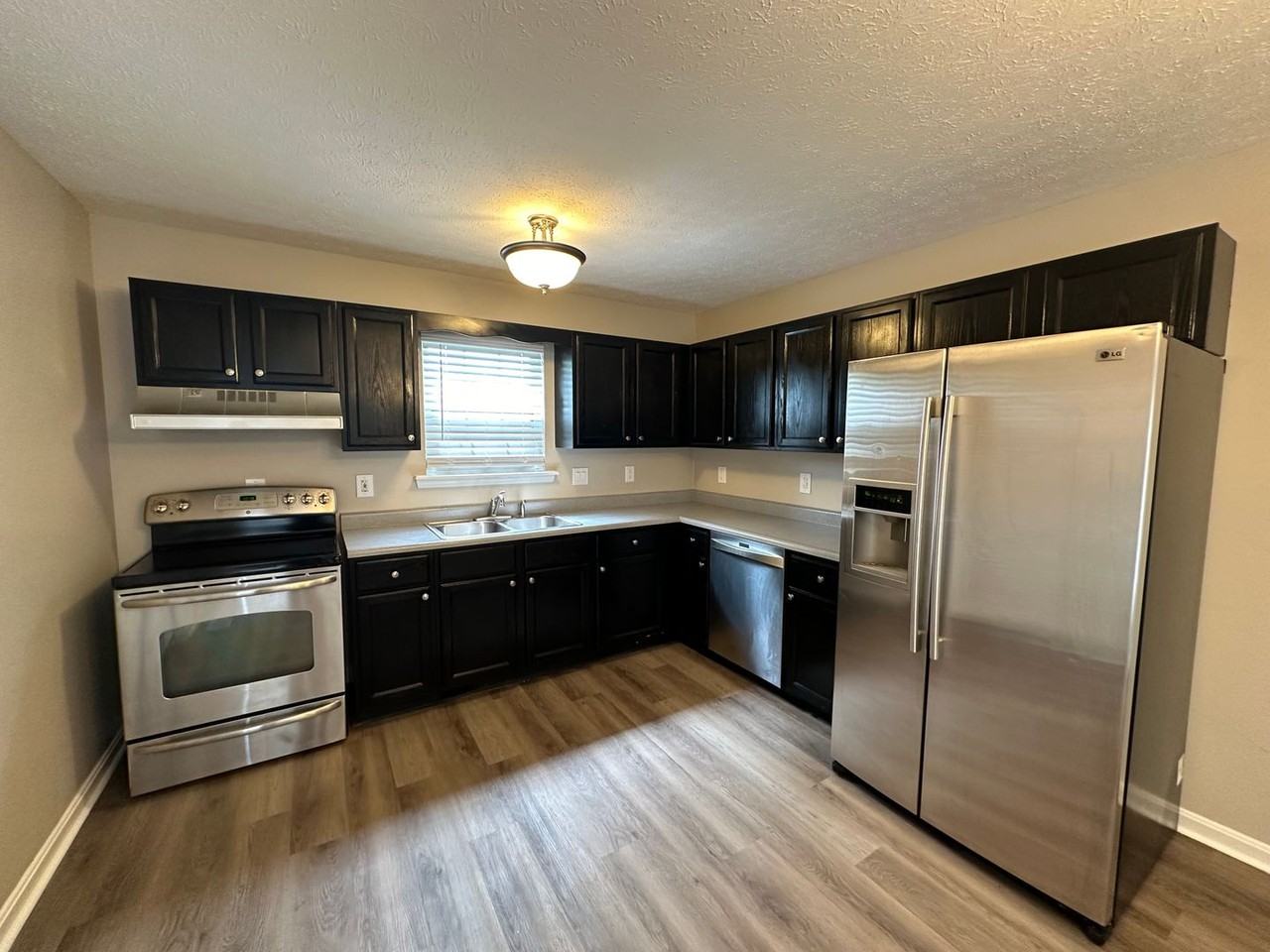 3929 Pinoak View Ct - Photo 7 of 29