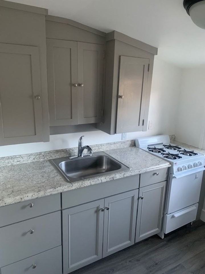 344 Nw Delaware Ave #4 - Photo 3 of 10