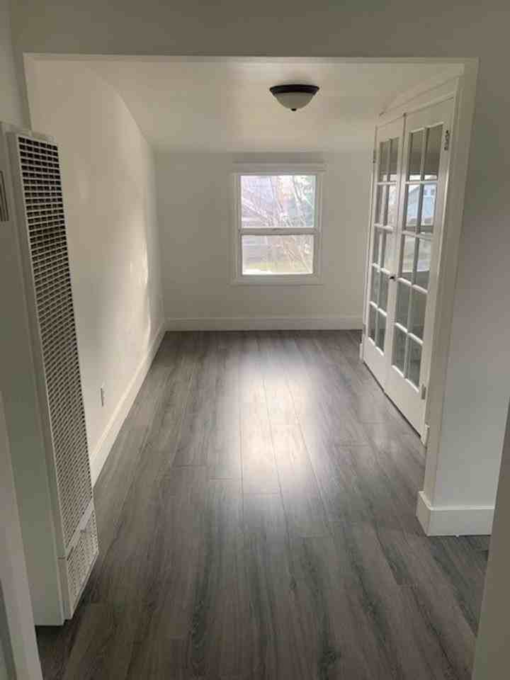 344 Nw Delaware Ave #4 - Photo 5 of 10