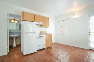 featured image of 140 Tamarisk Rd