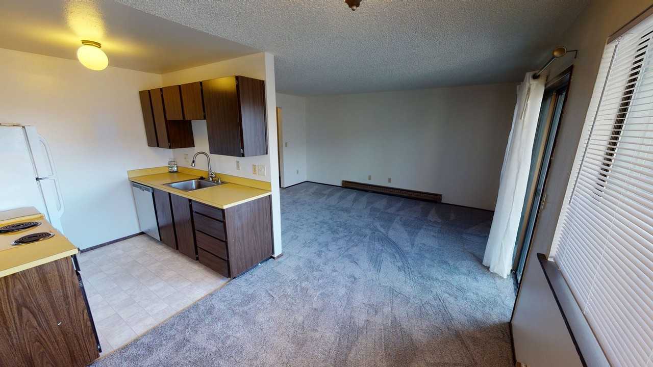 1010 Perry Ave - Photo 3 of 11