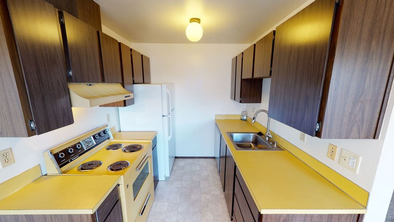 1010 Perry Ave - Photo 5 of 11