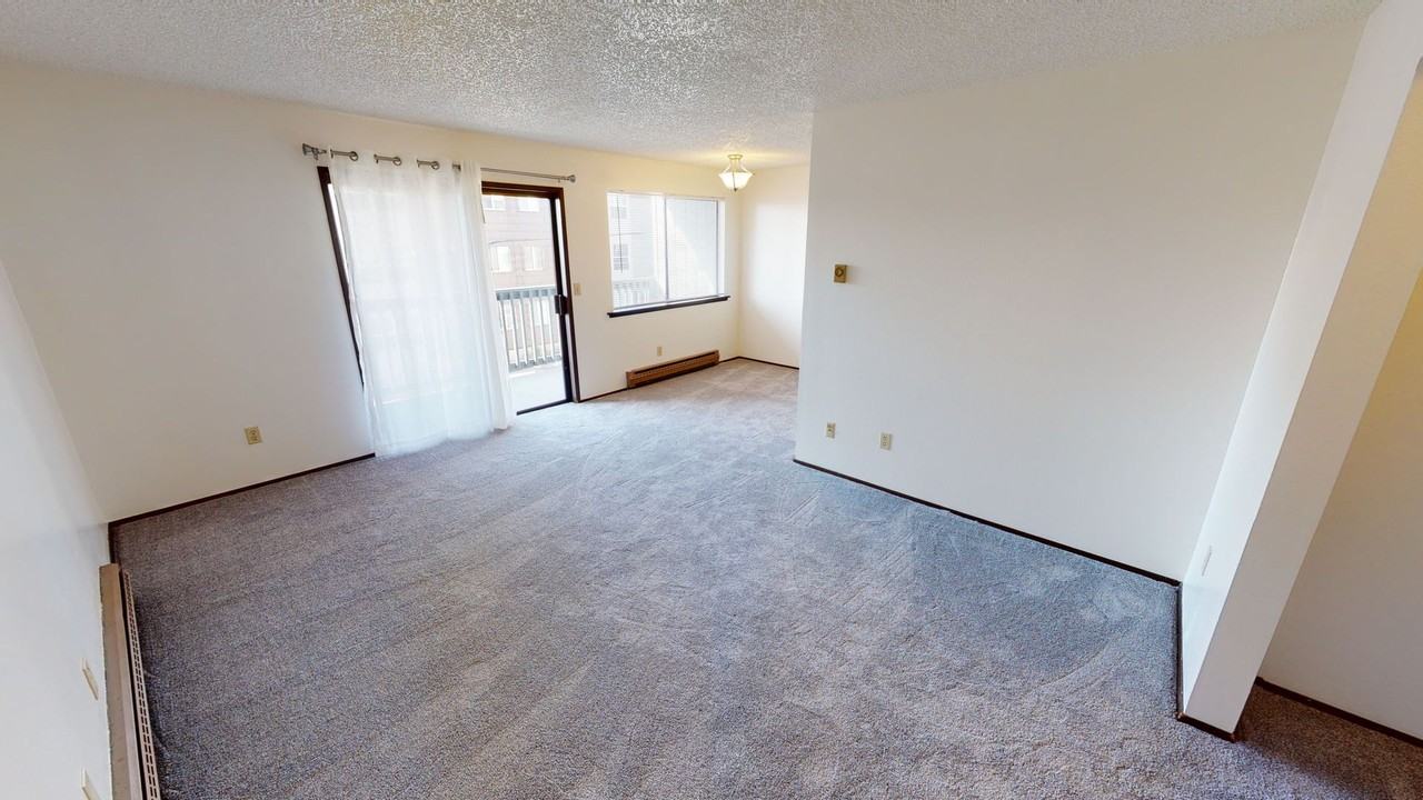 1010 Perry Ave - Photo 6 of 11