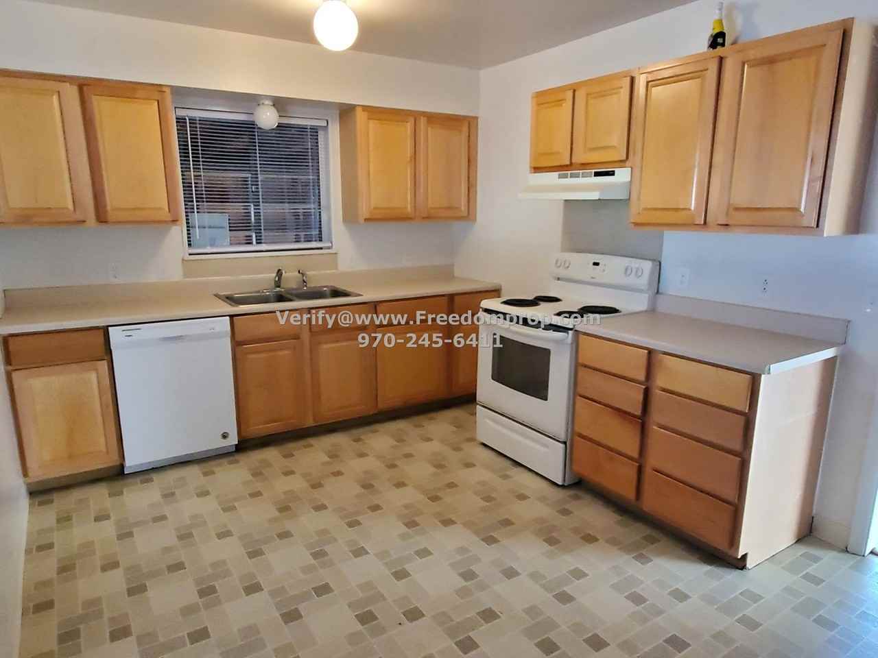 2012 N 22nd St - Photo 4 of 12