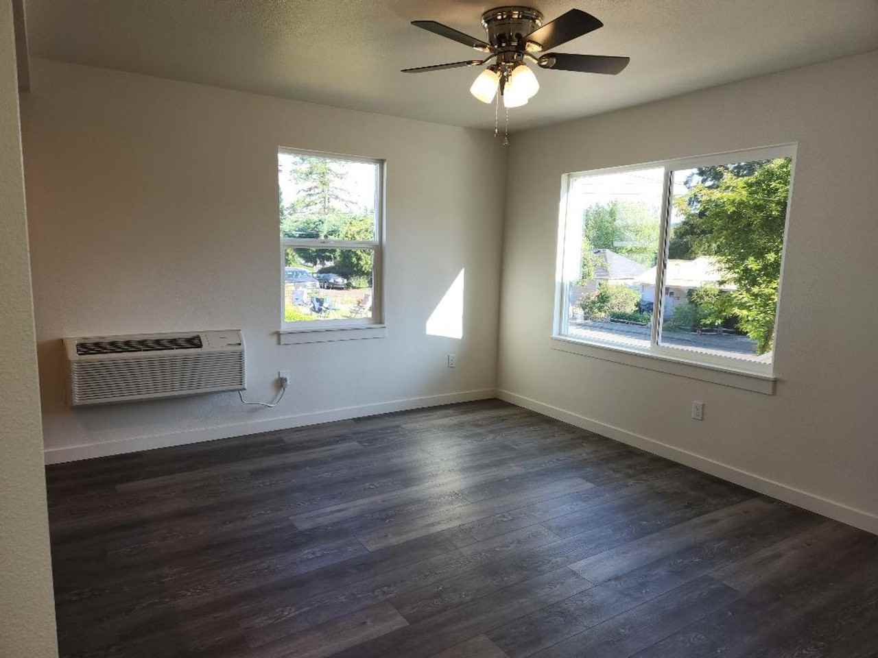 1881 Cedar St - Photo 3 of 20