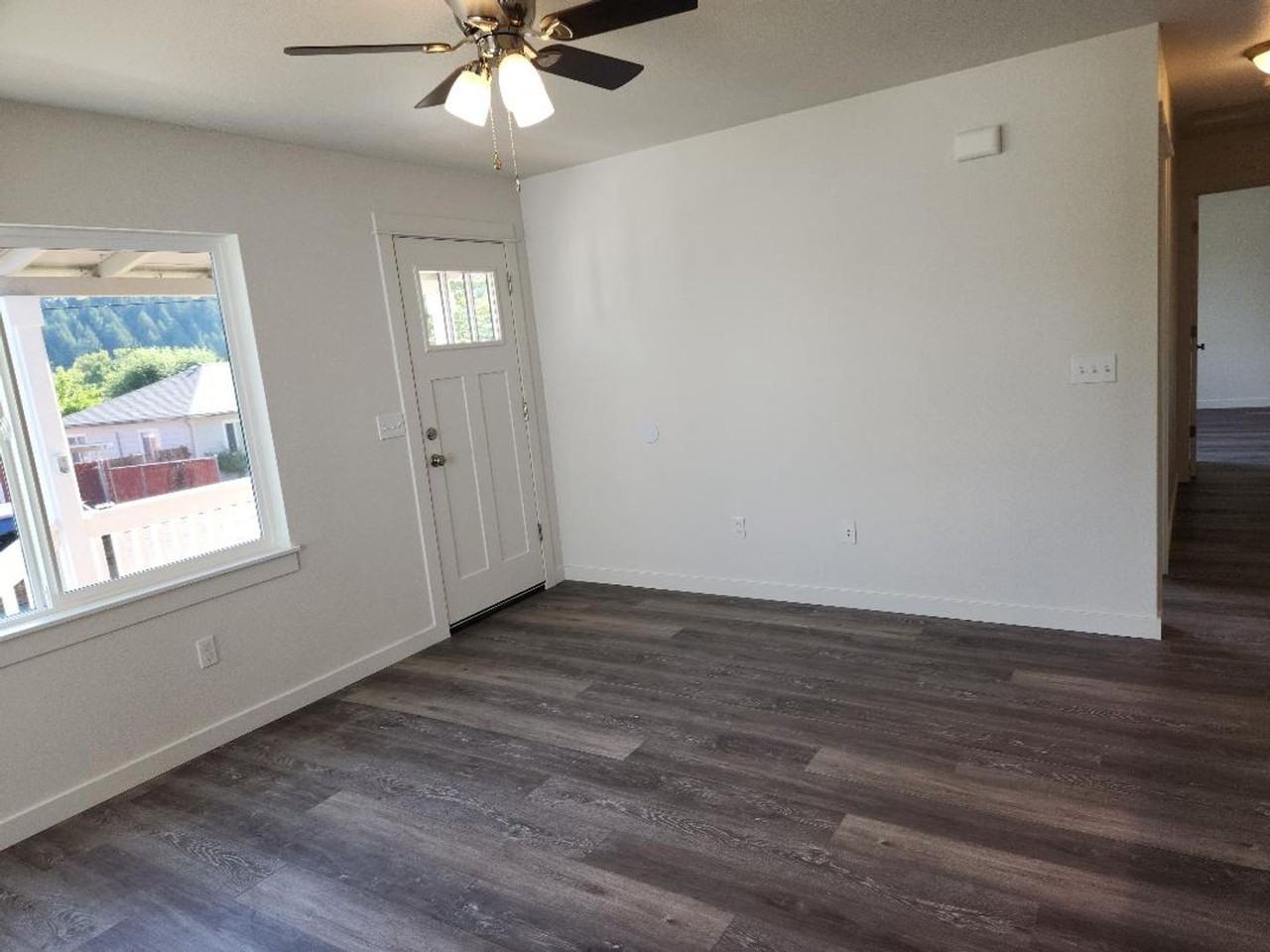 1881 Cedar St - Photo 4 of 20