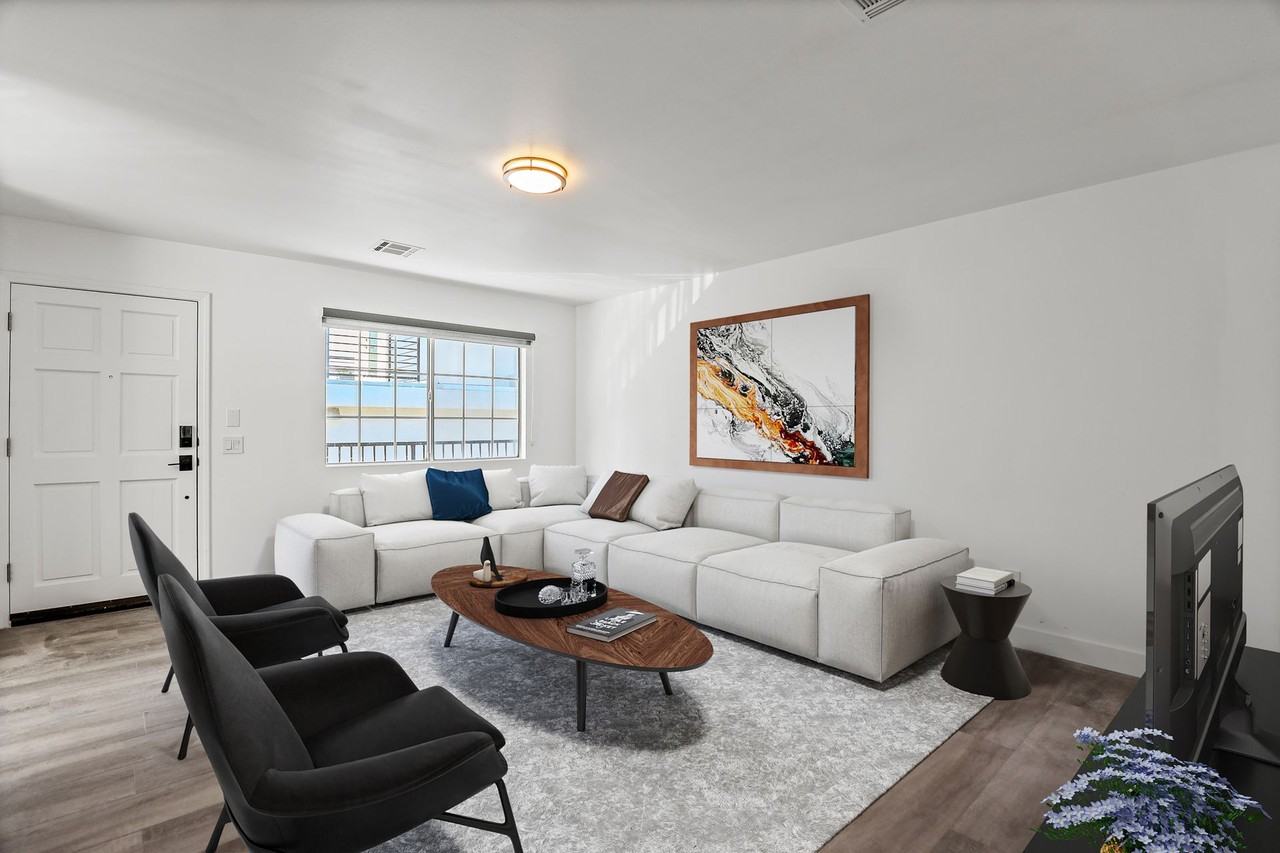 920 Everett Street apartments - Photo 4 of 18