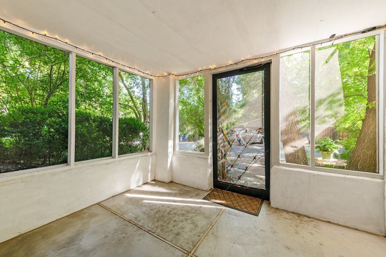 1501 West 9th Street - Photo 2 of 37