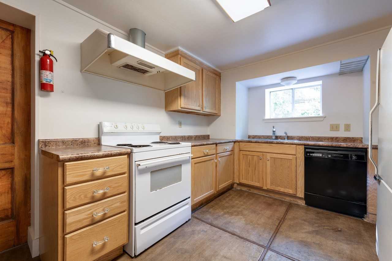 1501 West 9th Street - Photo 3 of 37