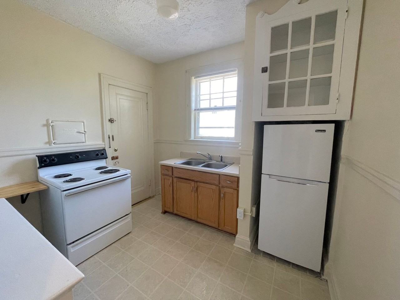 Lafayette Apartments - Photo 3 of 15