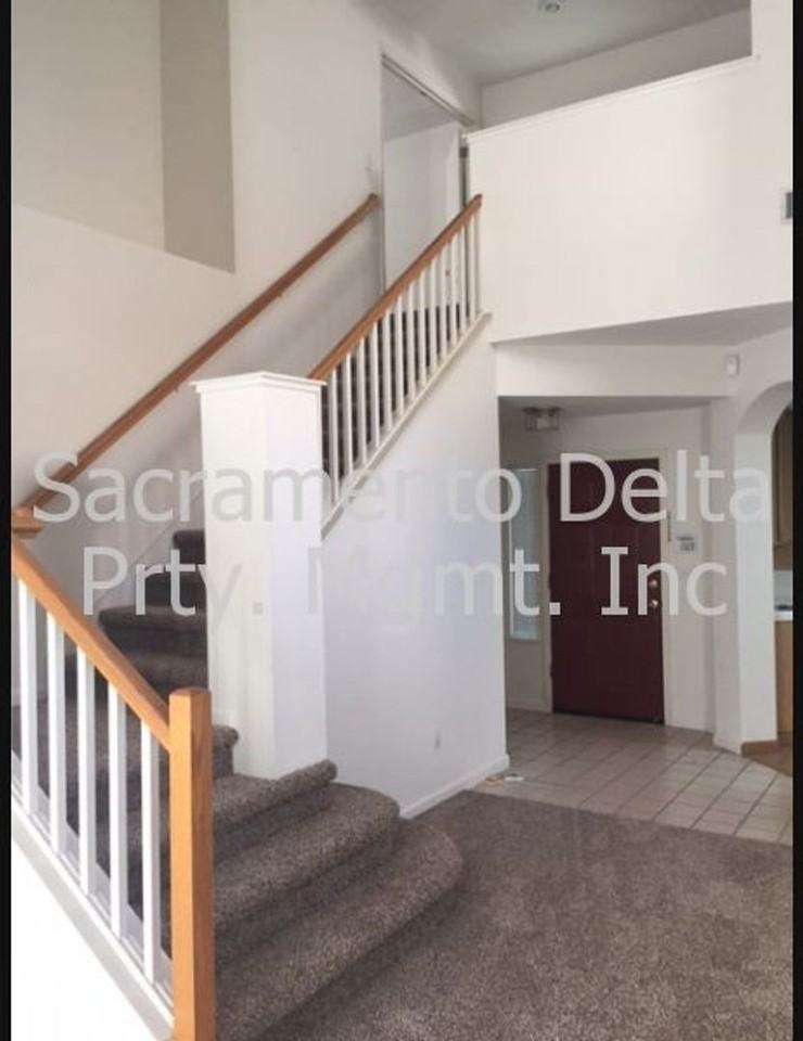 145 Sutcliffe Cir - Photo 2 of 16