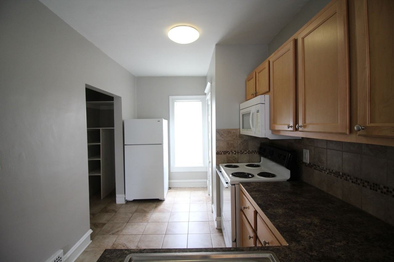 948 Park - Photo 2 of 17