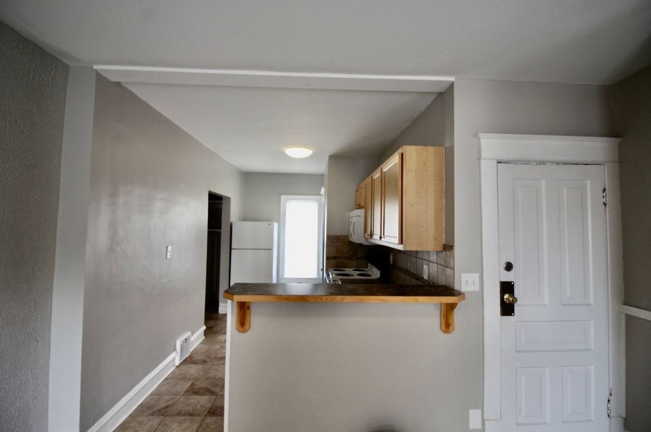 948 Park - Photo 3 of 17
