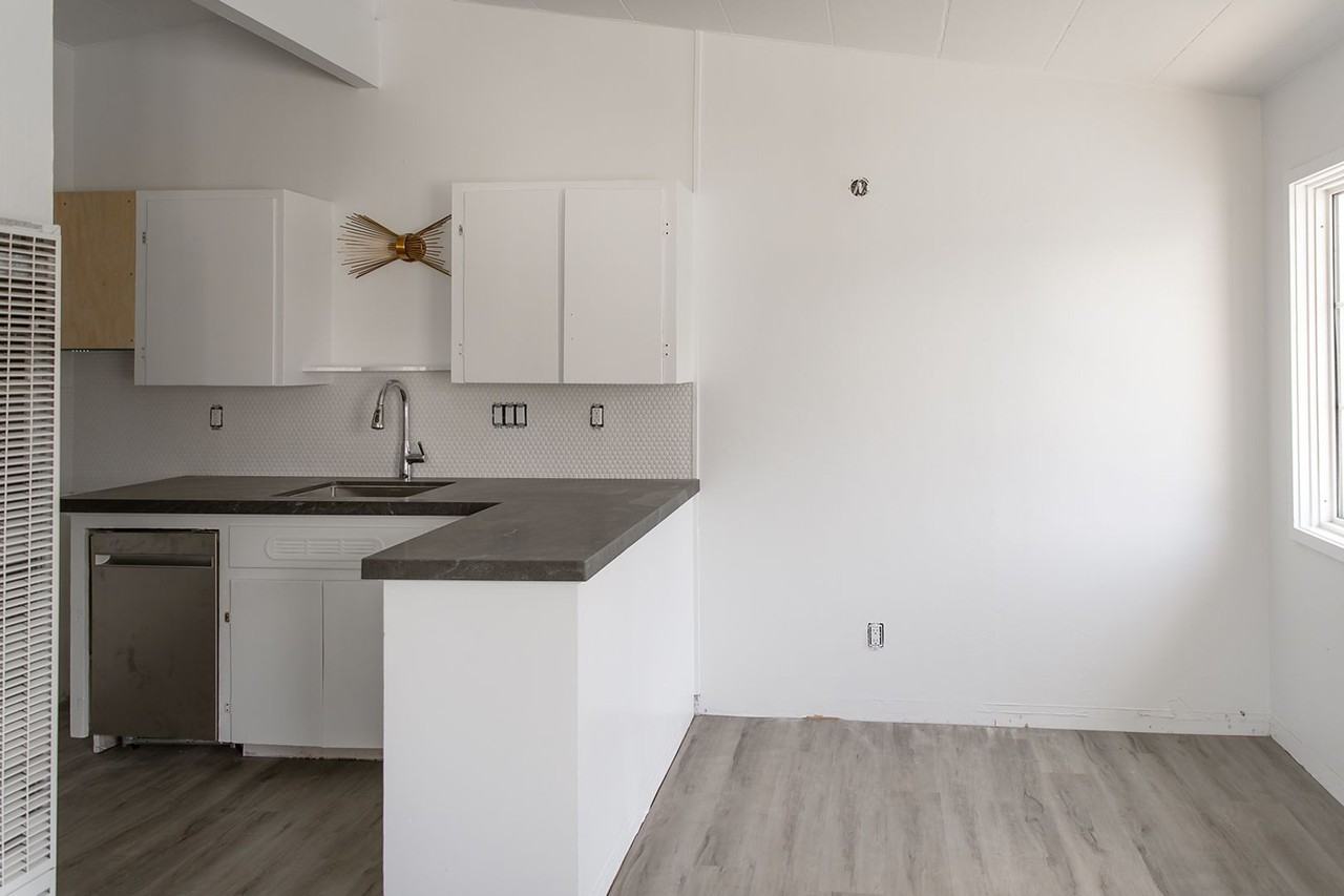 605 2nd St - Photo 3 of 10
