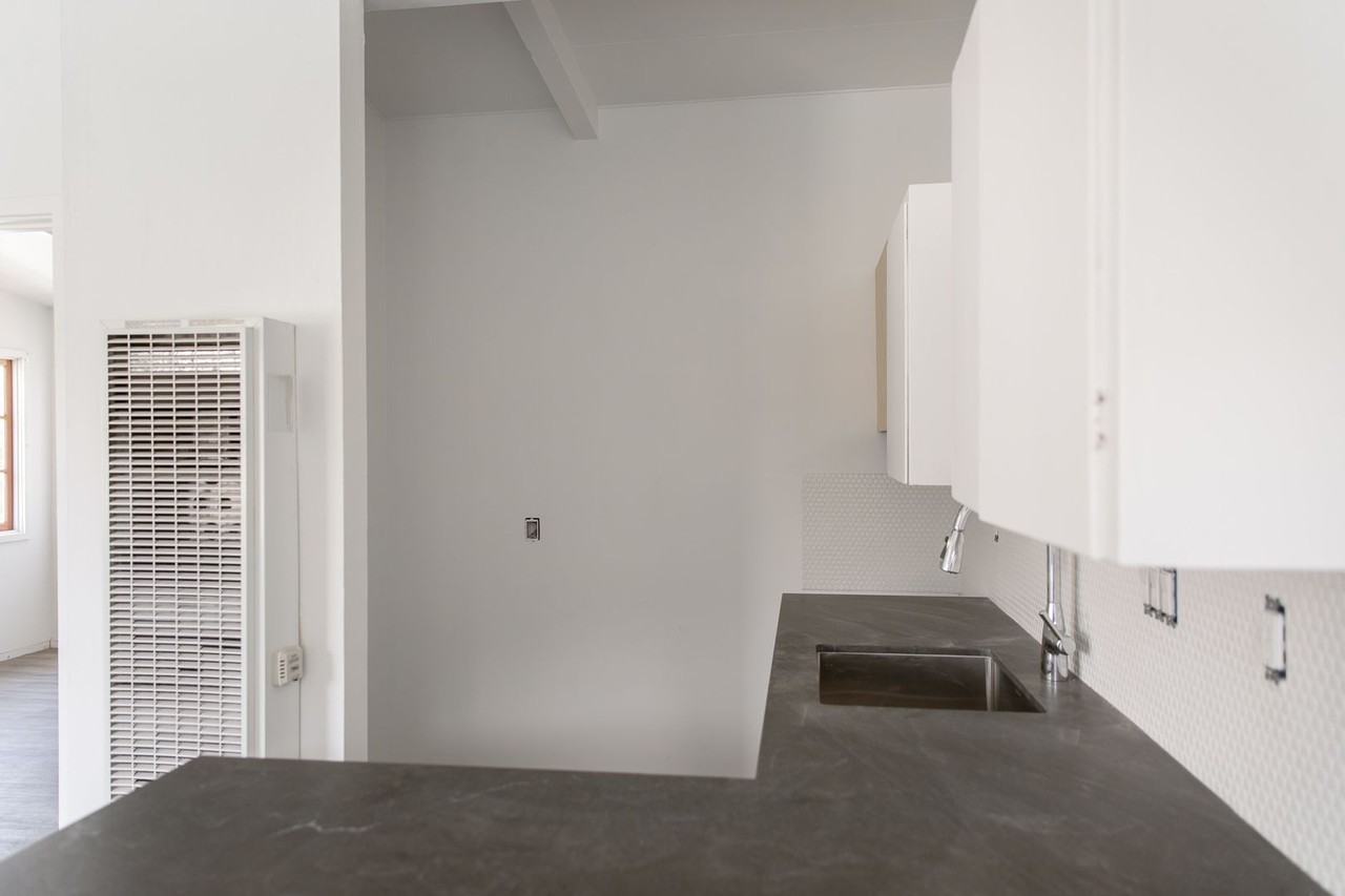 605 2nd St - Photo 4 of 10